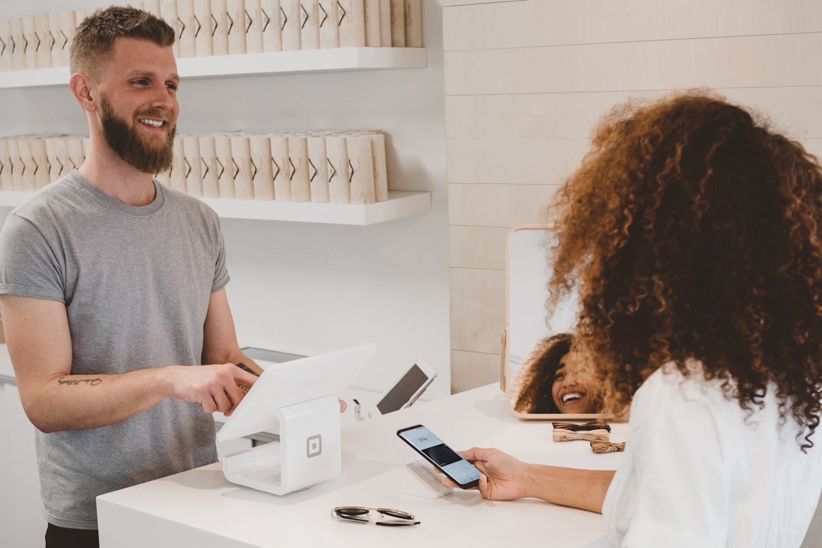 Shopify 網店製作費用比較